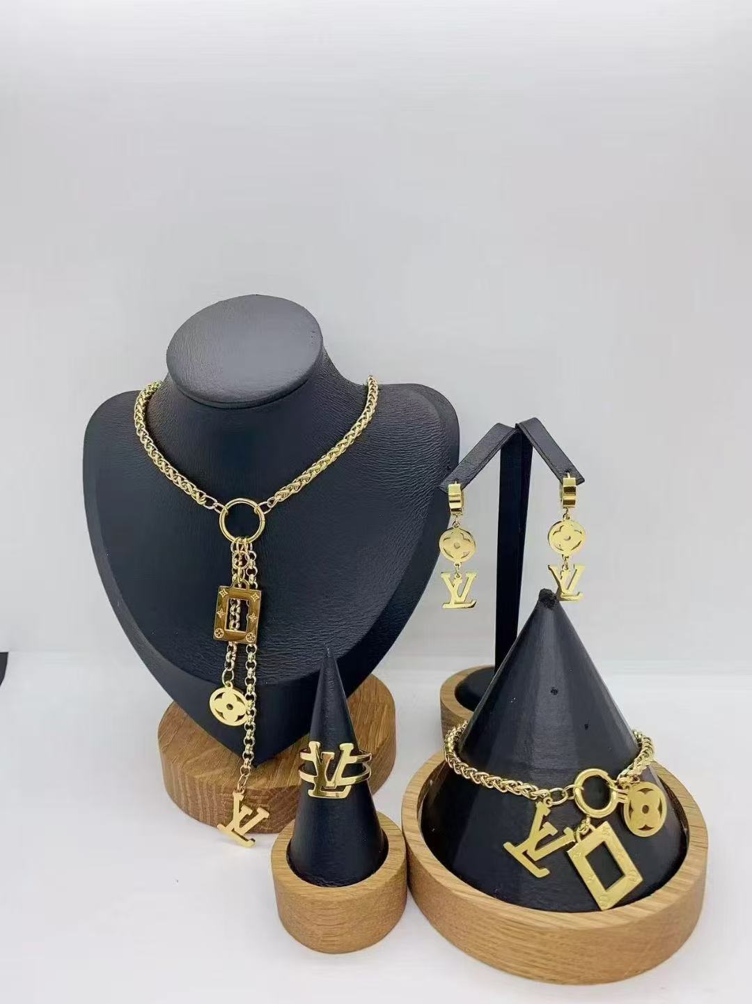 Louis Vuitton jewelry set