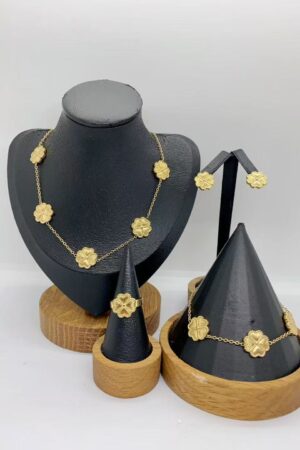 Van Cleef & Arpels jewelry set
