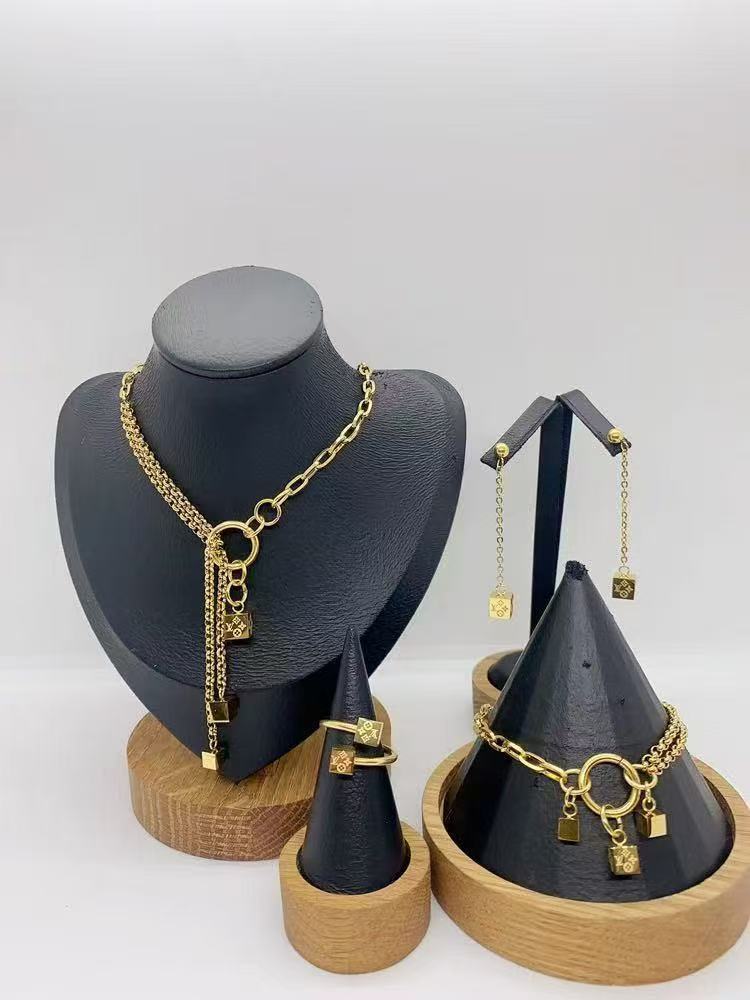 Louis Vuitton jewelry set