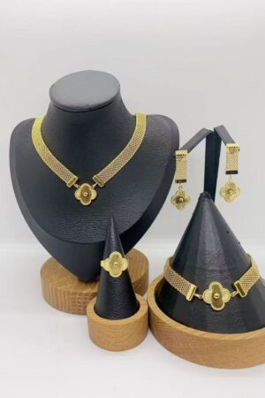 Van Cleef & Arpels jewelry set