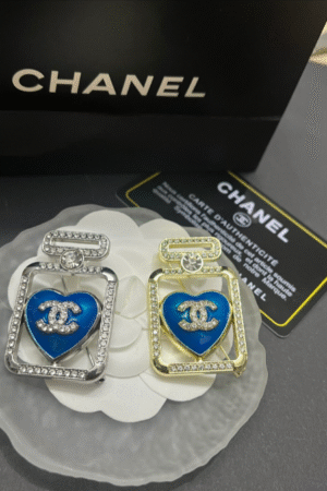Chanel brooch (zixi)