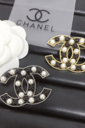Chanel brooch(zixi)