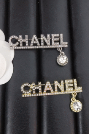 Chanel brooch(zixi)