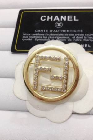 FENDI brooch(zixi)