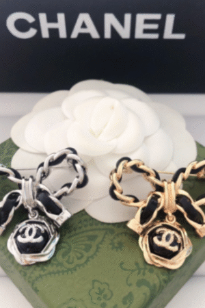 Chanel brooch (lihuizi)