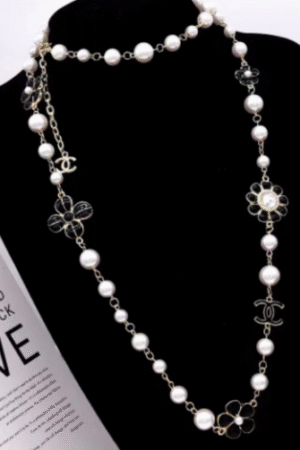 Chanel necklace (lihuizi)