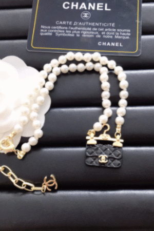 Chanel necklace (lihuizi)