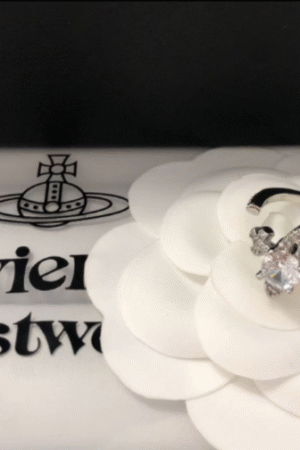 Vivienne Westwood ring (lihuizi)