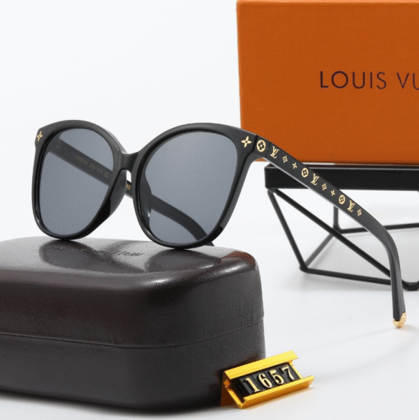 LV sunglasses - Image 9