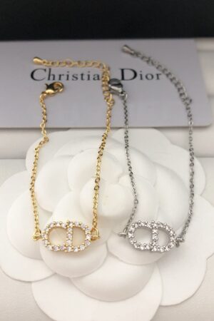 Dior bracelet (李惠子）