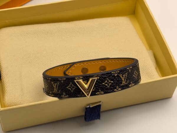 LV bracelet （睿颖）