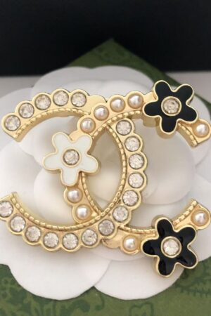 Chanel brooch（李惠子）