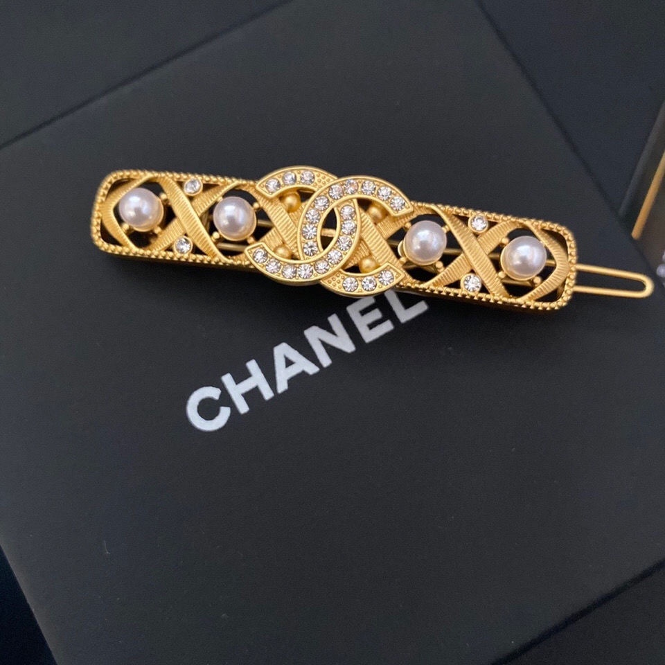 Chanel Hairpin (lihuizi)
