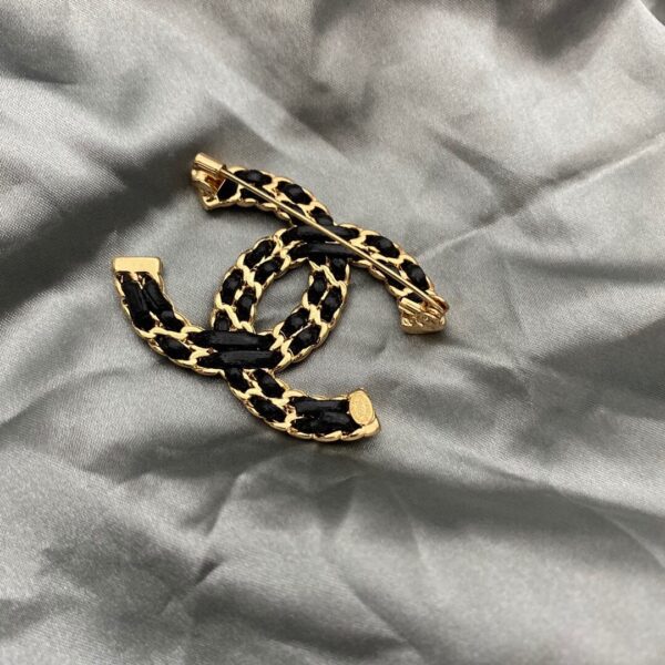 Chanel brooch（李惠子） - Image 2