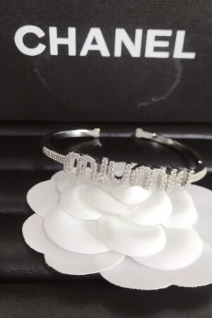 Miu Miu bracelet （李惠子）