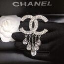 Chanel brooch（李惠子）