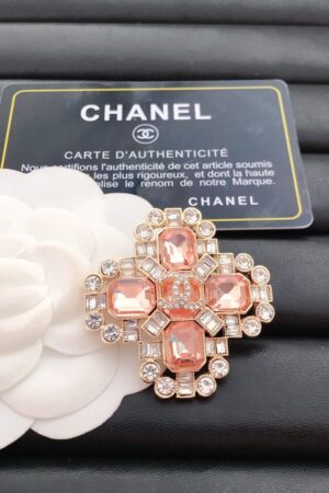 Chanel brooch（李惠子）