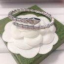 Snake-shaped diamond bracelet （李惠子）