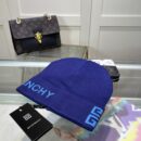 Givenchy GIVENCHY, knitted hat 😘 cashmere material 🙆🏻 cable knit pattern 😱 simple and elegant 👍 the tight knitting method is very thick, soft and comfortable 🙈 warm and fashionable ❤️ you can't put it down 👍 dear, hurry up and get it 👍😘 same style for men and women!
