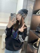 FENDI knitted hat 😘 🙆🏻New product on the official website😱Simple and elegant👍The tight knitting method is very thick, soft and comfortable🙈Warm and fashionable❤️You can't put it down👍Dear, hurry up and get it👍😘Same style for men and women!