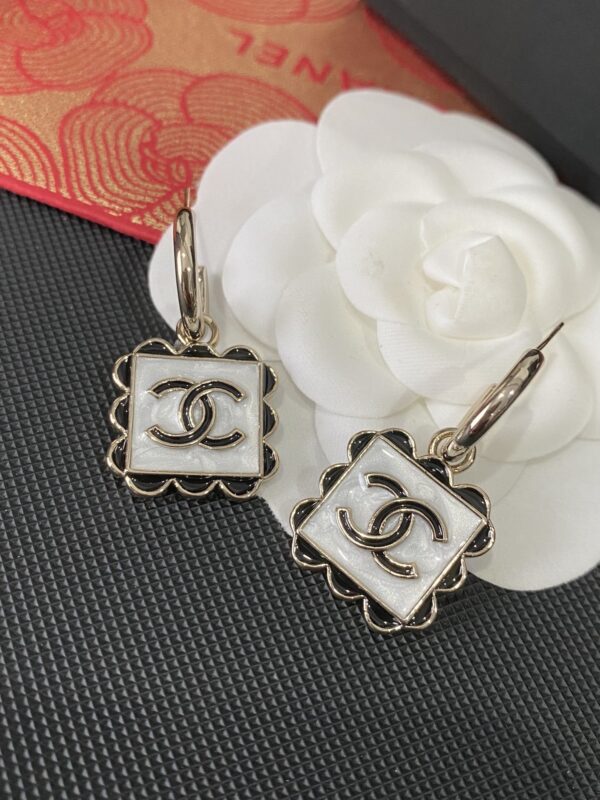 Chanel earrings （小金鱼） - Image 4