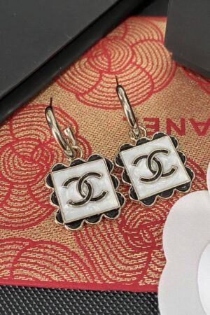 Chanel earrings （小金鱼）