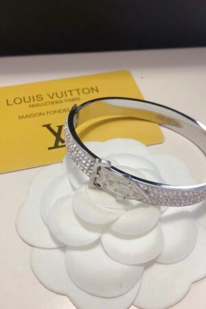 LV bracelet （李惠子）