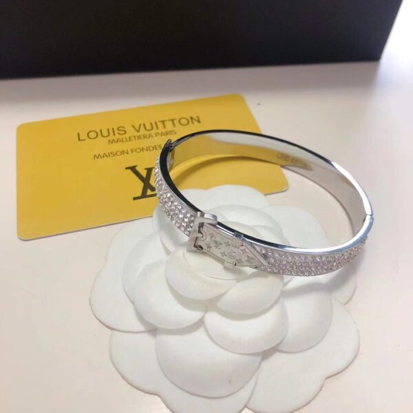 LV bracelet （李惠子）
