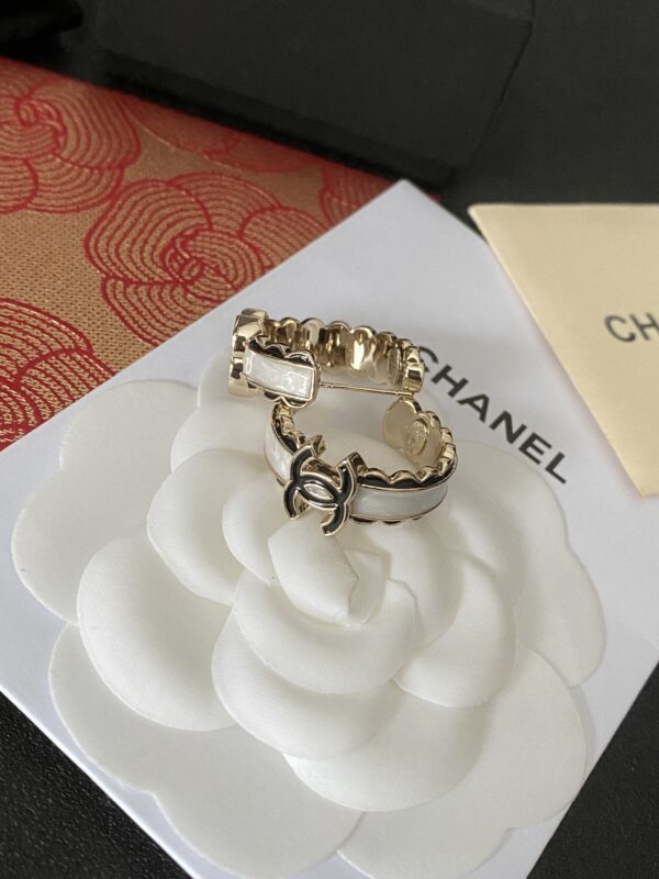 Chanel earrings （小金鱼）