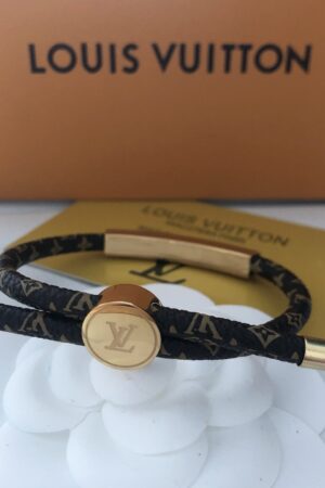LV bracelet (李惠子）