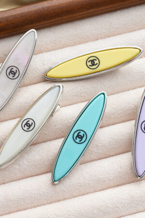 Chanel skateboard acetate hairpin (绣娴）