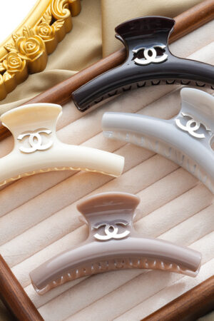 Titanium steel Chanel hairpin （绣娴）
