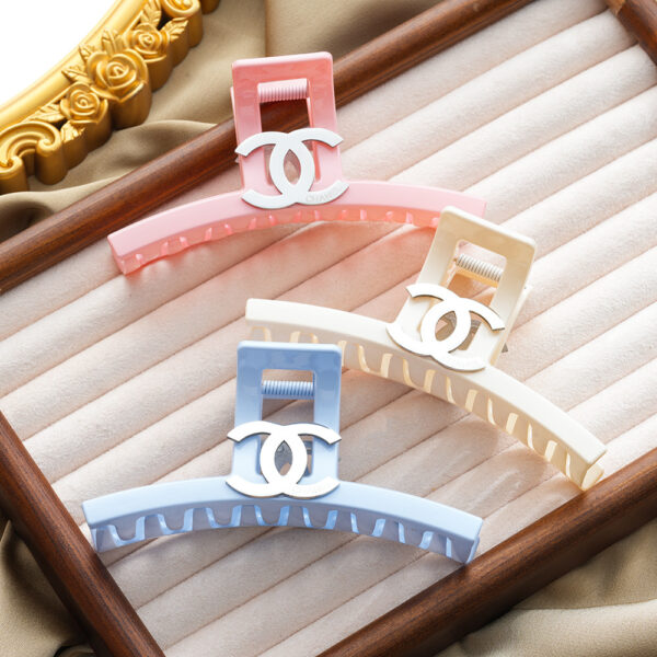 Chanel hairpin （绣娴）