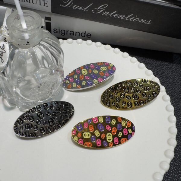 Chanel hairpin （绣娴）