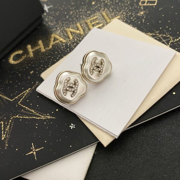 Chanel earrings （小金鱼）