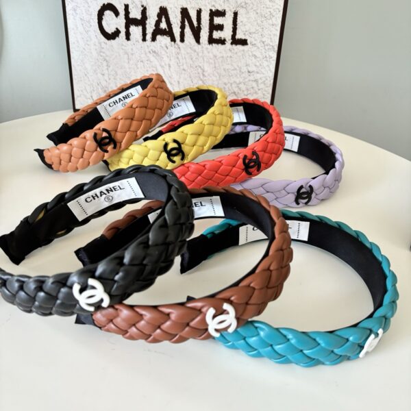 Chanel hairpin (Zi Xi)