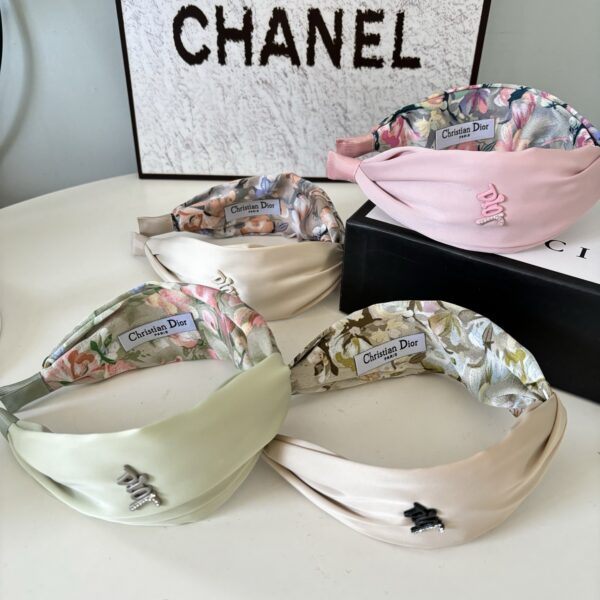 Chanel hairpin (梓曦)