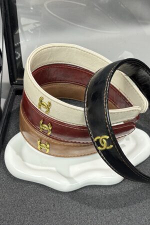 Vintage shiny leather Chanel headband （莹莹）