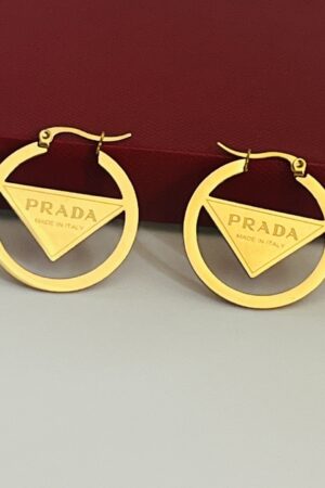 Prada earrings(梓曦）