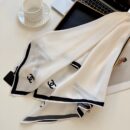 ✨✨New CH [white small logo pattern]‼ ️Beautiful [tears] Royal palace-level top‼ ️Classic element pattern design style❗️Extremely beautiful, really, the upper body is very flattering to the skin tone, versatile, whether it looks good or not, you can see for yourself