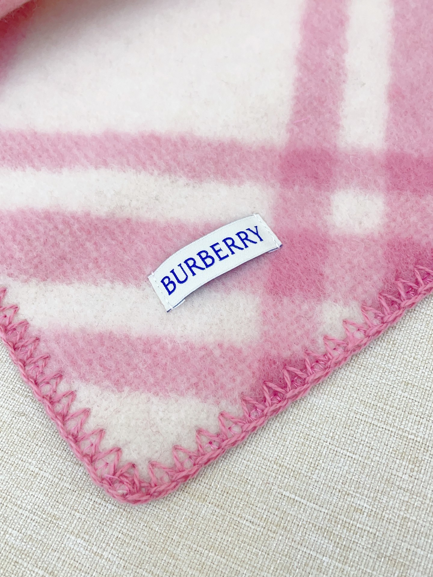 Burberry scarf - Image 3