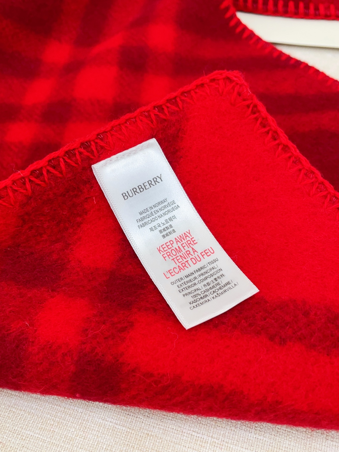 Burberry scarf - Image 5
