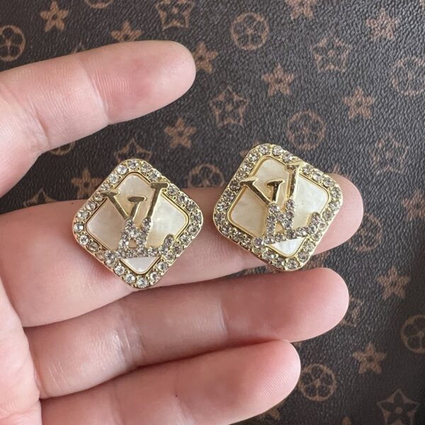 LV earrings（梓曦）