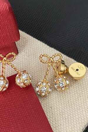 Valentino earrings （小金鱼）