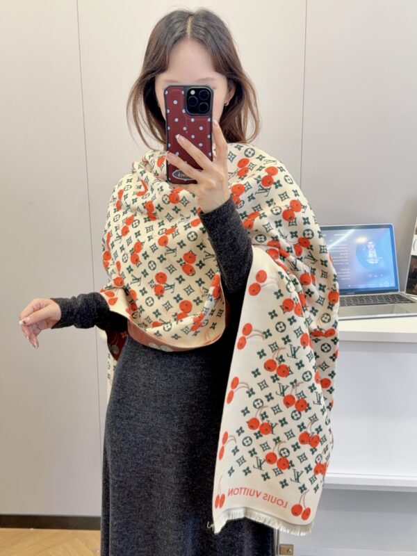 2025 Autumn and Winter Unisex Style, Synchronous Counter, High-end Cashmere Knitted Scarf - Image 2