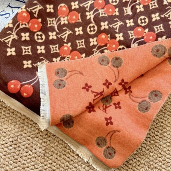 2025 Autumn and Winter Unisex Style, Synchronous Counter, High-end Cashmere Knitted Scarf - Image 3