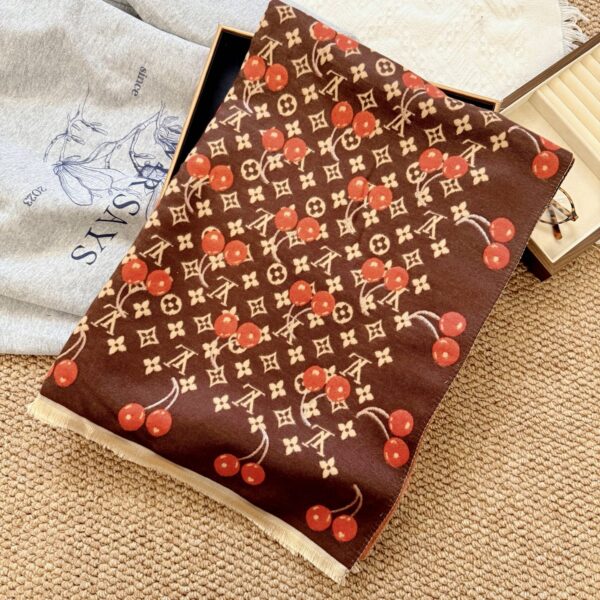 2025 Autumn and Winter Unisex Style, Synchronous Counter, High-end Cashmere Knitted Scarf - Image 8