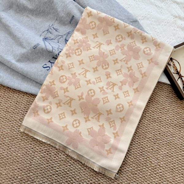 2025 Autumn and Winter Unisex Style, Synchronous Counter, High-end Cashmere Knitted Scarf - Image 8