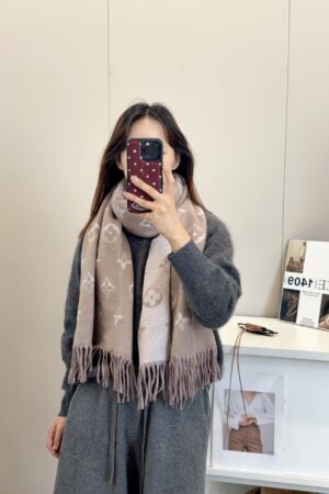 LOEWE scarf（苏黎）