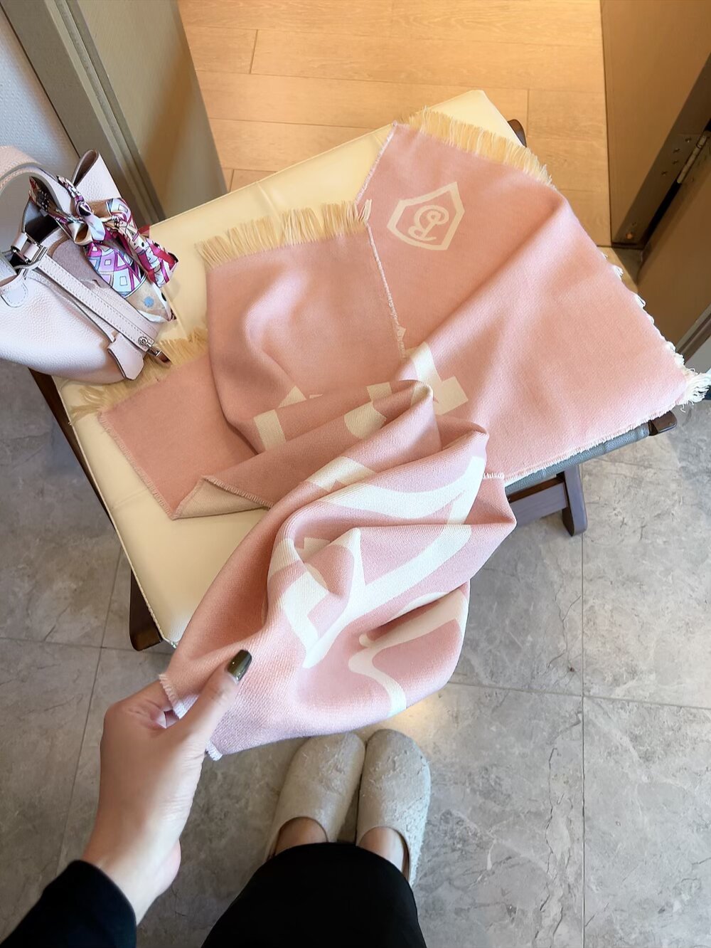 Burberry scarf - Image 3